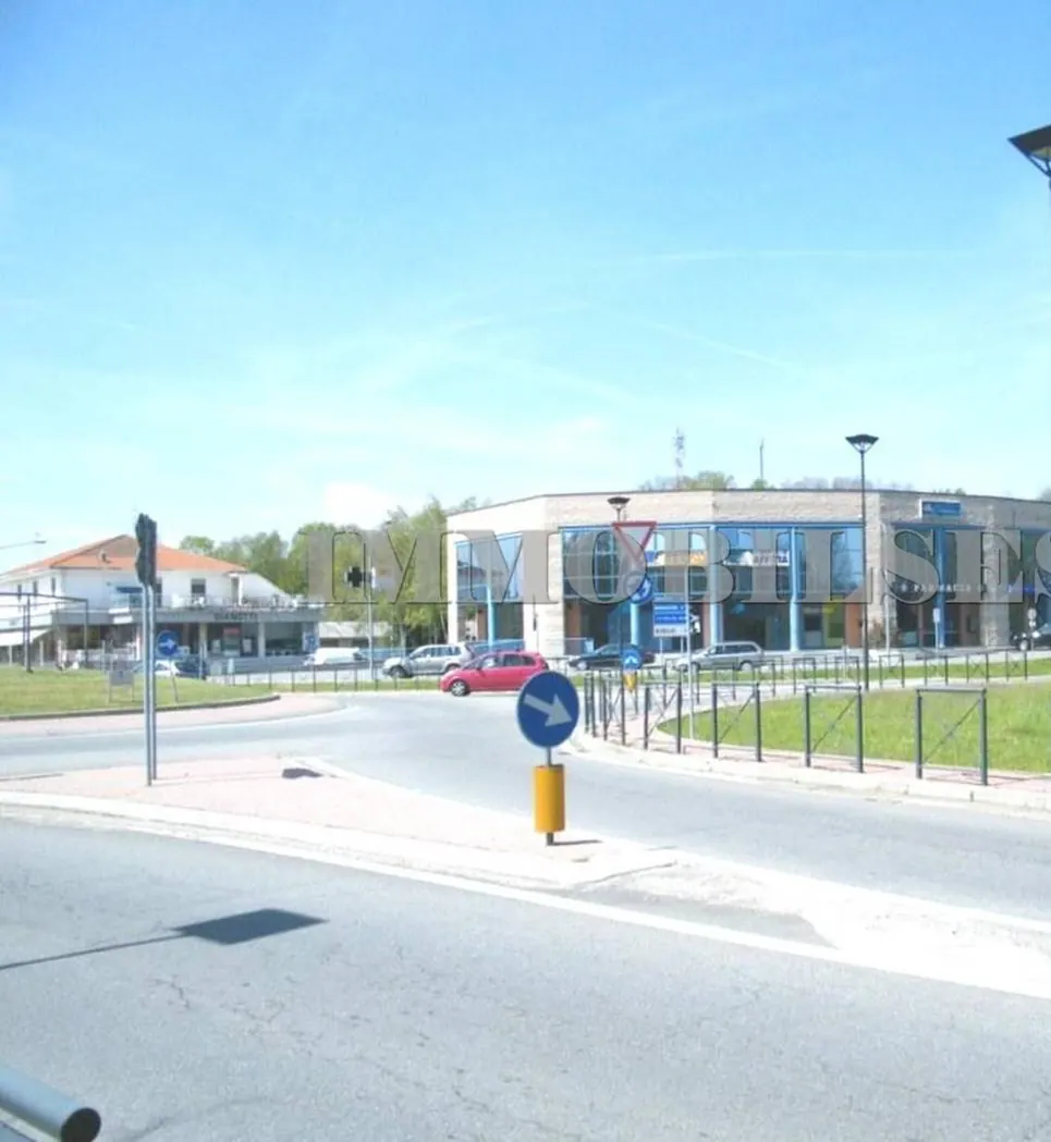 Negozio in vendita a Roasio (rif. 10050): foto principale